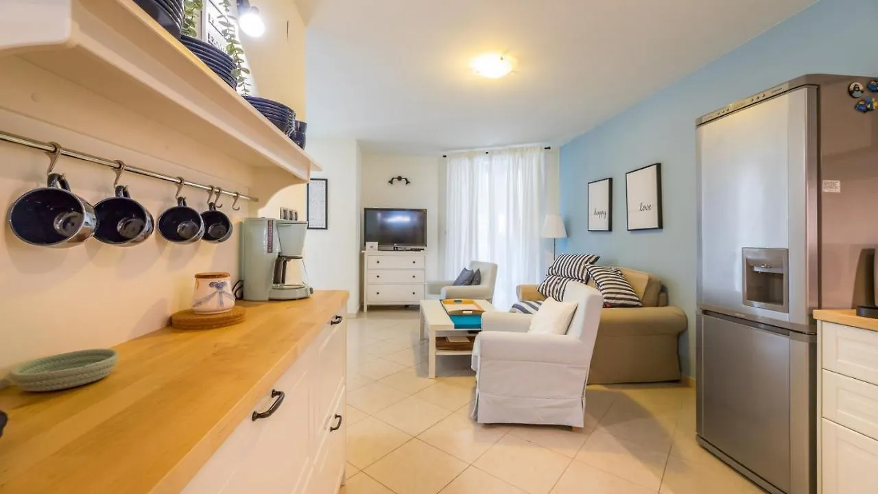 Apartment Rosmarino バスカ